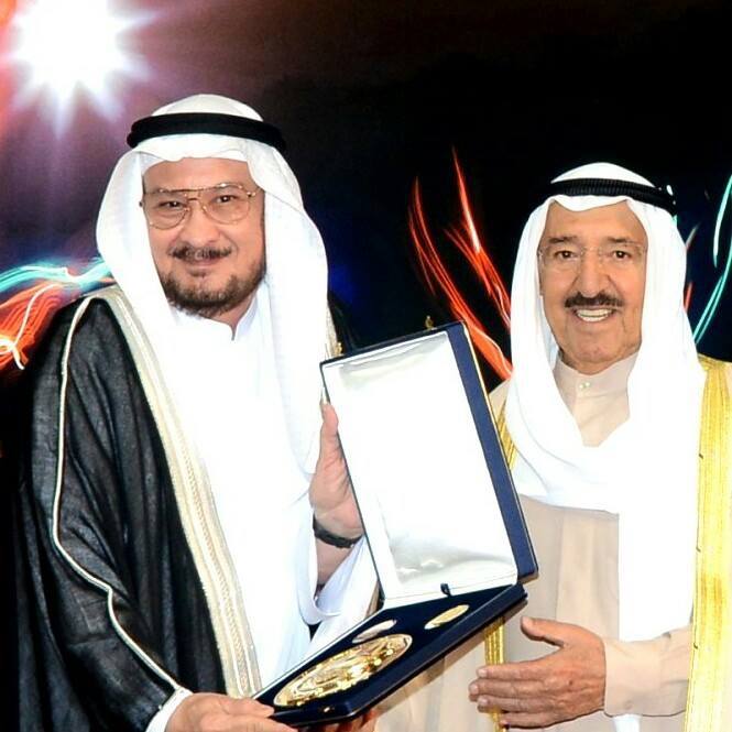 د لطف الله قاري خبير التراث العلمي المخطوط